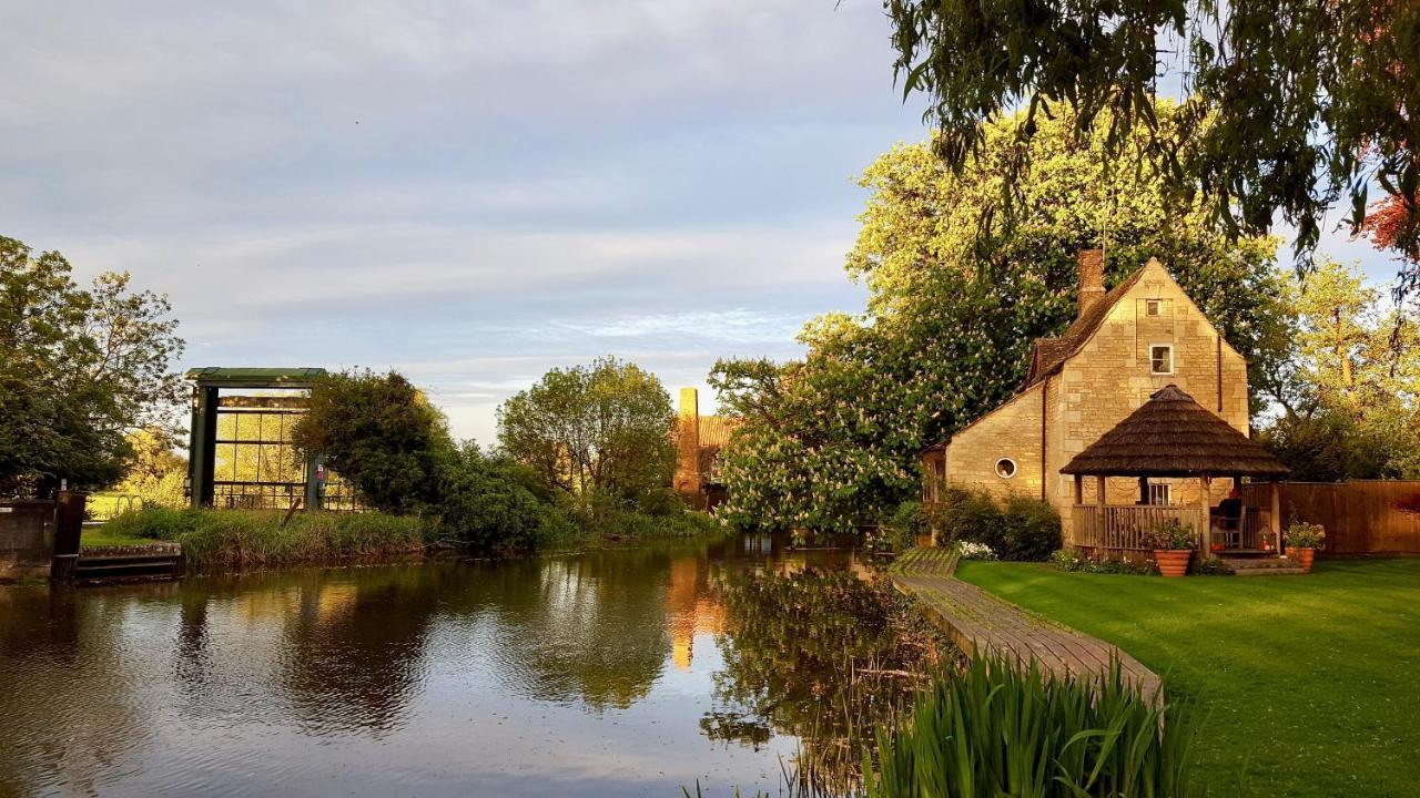 River Nene Cottages Water Newton المظهر الخارجي الصورة