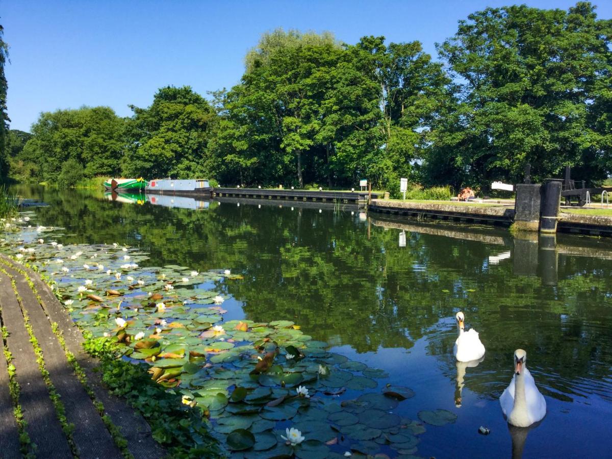 River Nene Cottages Water Newton المظهر الخارجي الصورة