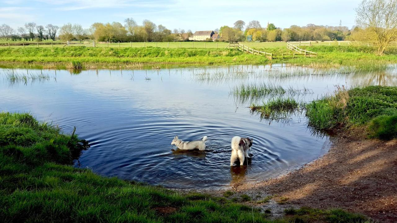 River Nene Cottages Water Newton المظهر الخارجي الصورة