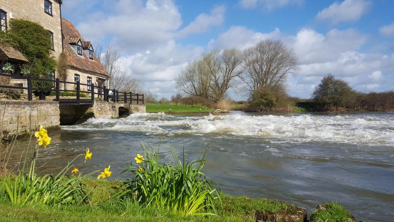 River Nene Cottages Water Newton المظهر الخارجي الصورة
