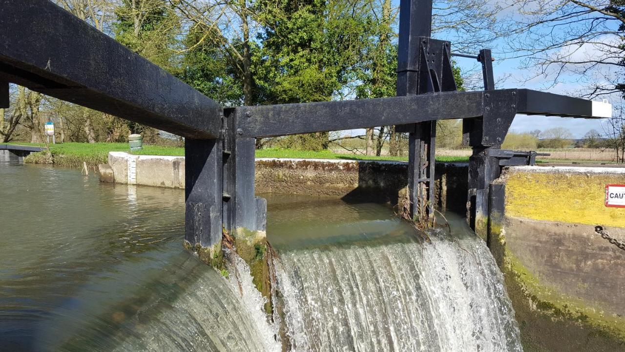 River Nene Cottages Water Newton المظهر الخارجي الصورة